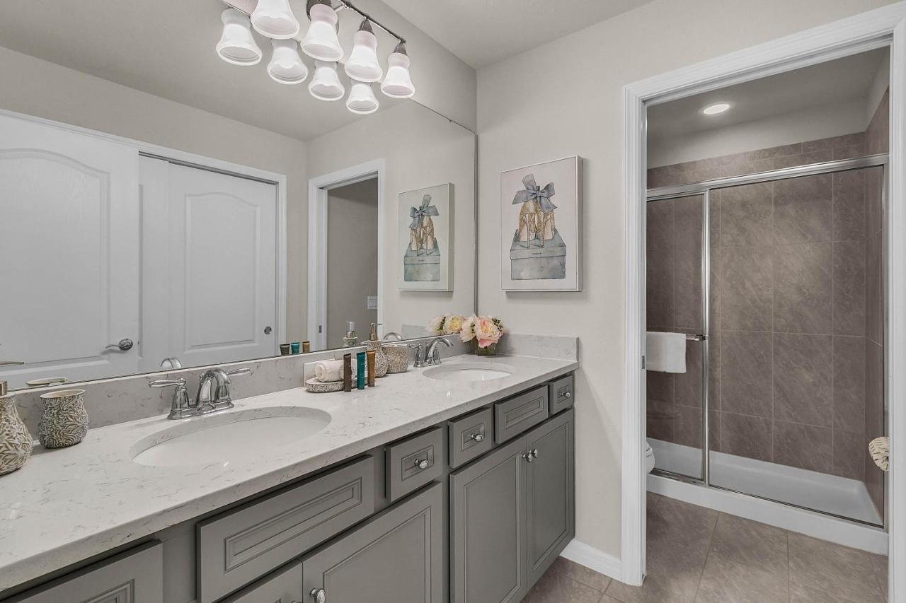 5 Bedrooms - 4,5 Bathrooms - Windsor At Westside 8928 Sa Orlando Exterior photo